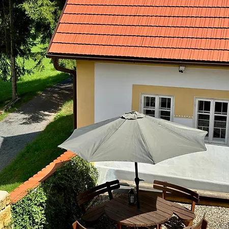 בית נופש Hlucov Lesni *