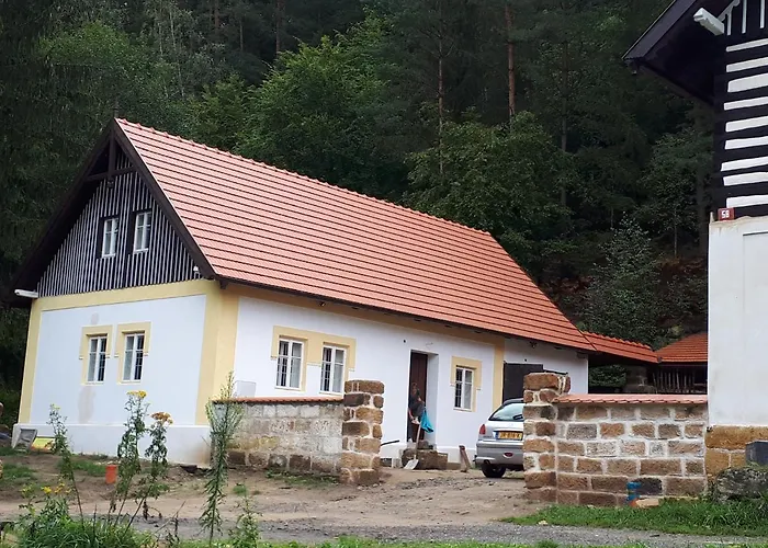 Hlucov Lesni Feriehus Kokorin