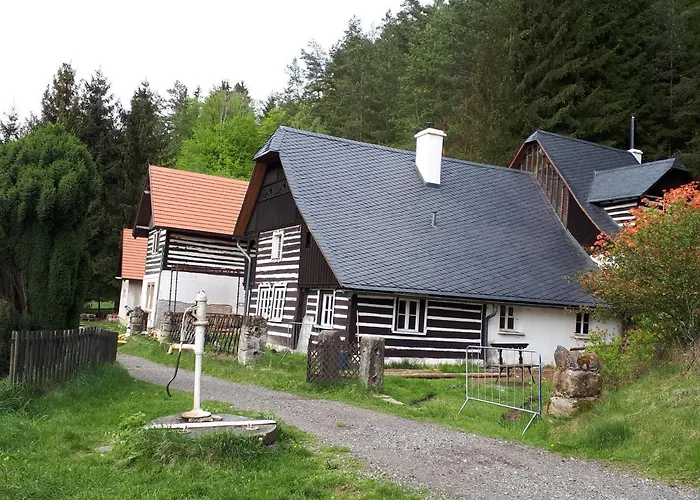 Hlucov Lesni Feriehus *
