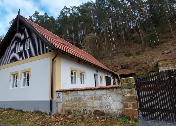 Hlucov Lesni Feriehus